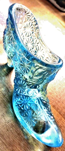 Vintage Beautiful Aqua Blue Daisy and Button Fenton Art Glass Slipper/Shoe