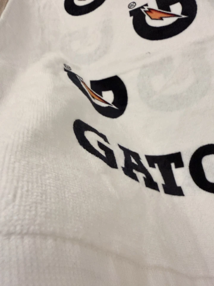 Gatorade G Logo Sideline White Gym Towel 39"x23" 100% Cotton NFL NBA Baseball - Image 3 of 4