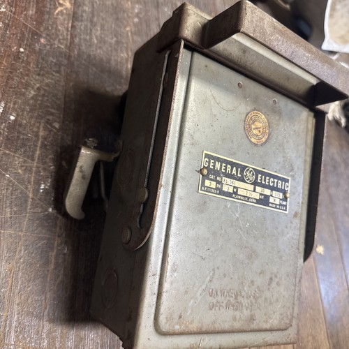 GE FL-361 Busway Bus Plug 7-1/2 HP 30A 575V 3PH 3W - Picture 2 of 6