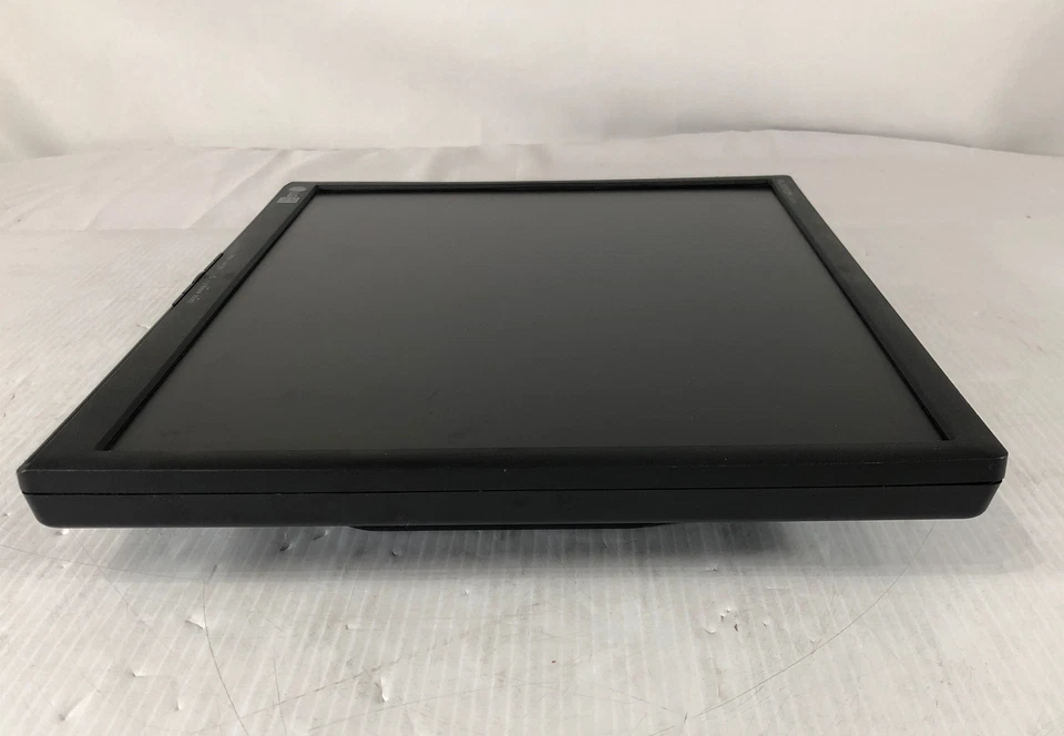 LG Flatron 17 Inch 1280x1024 LCD Computer Monitor Display L1942PE EL2339 - Image 4 of 4