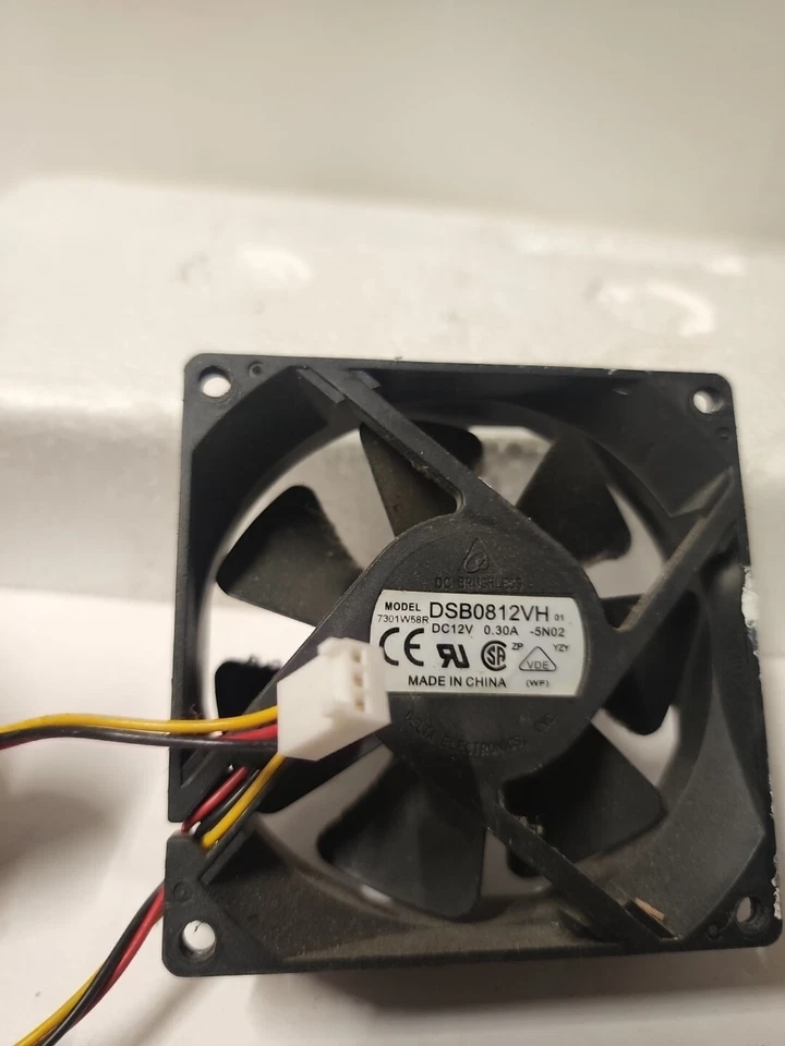 DELTA DSB0812VH Cooing fan 12V 0.3A 3-Pin 80x80x25mm 7301w58r Diy Projects 👍 - Image 3 of 4