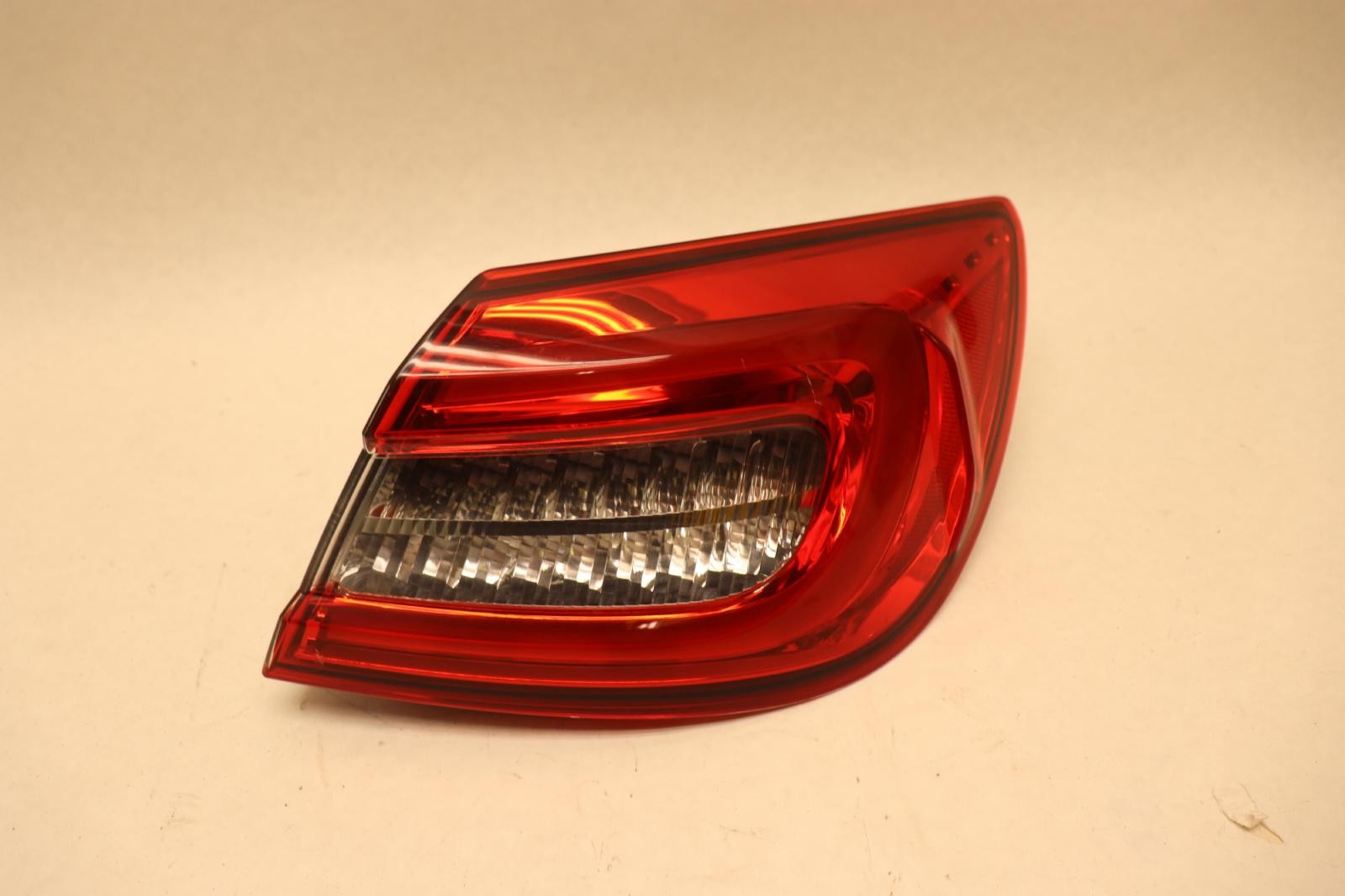 2014-2020 MASERATI QUATTROPORTE REAR RIGHT PASSENGER QUARTER TAIL LIGHT LAMP OEM