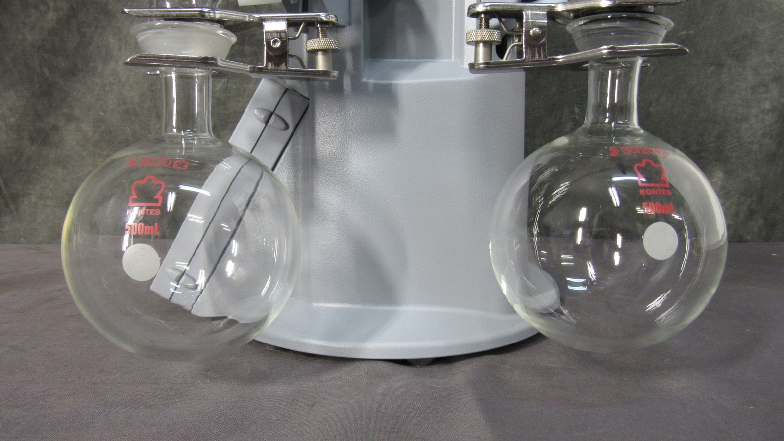 2022 VacuuBrand PC 3001 Vario Select Chemistry Vacuum Pump/Solvent Recovery