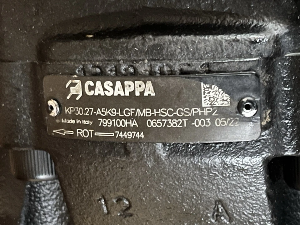 Bobcat 7449744 Hydraulic Pump T And S 62-66 Skid Steer - Image 3 of 4