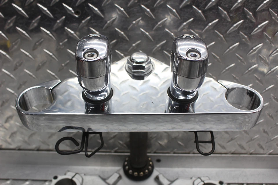 Yamaha V Star 650 XVS650A 2006 clásico horquilla delantera abrazadera superior inferior triple árbol Foto 2 de 4