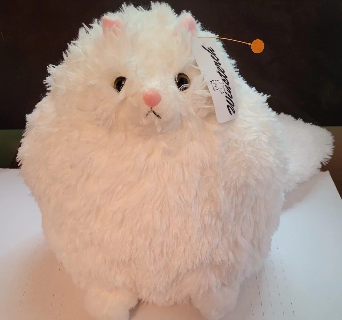 Winsterch fluffy giant best sale cat