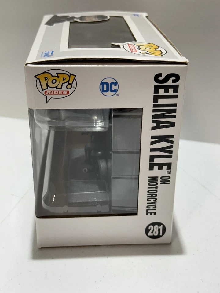 Funko Pop! FIGURA VINILO RIDES: DC COMICS - SELINA KYLE ON MOTO #281 Foto 3 de 4