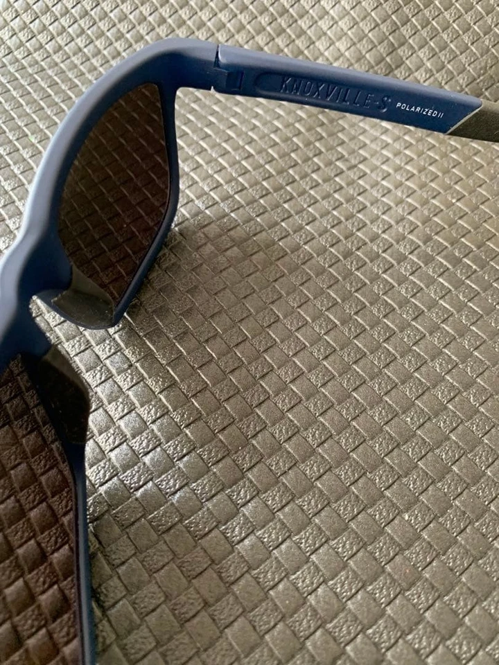 Gafas de sol ELECTRIC KNOXVILLE-S azul mate hechas en Italia Foto 4 de 4