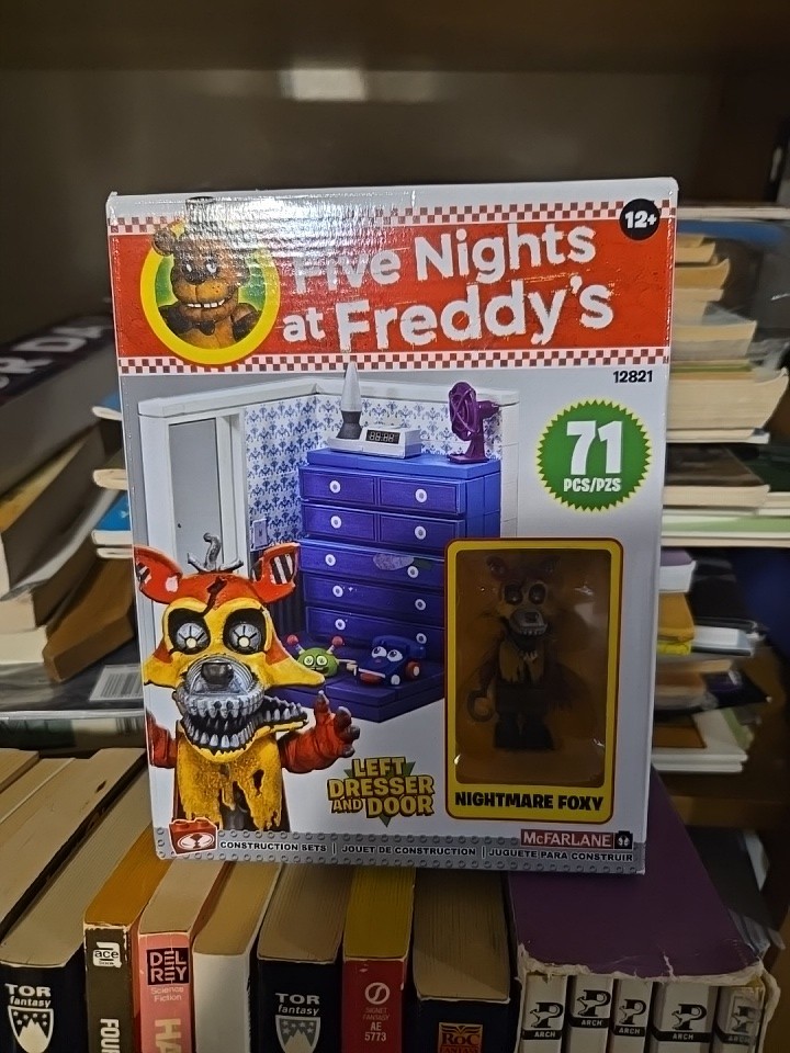 McFarlane Toys Five Nights at Freddy's Left Dresser and Door