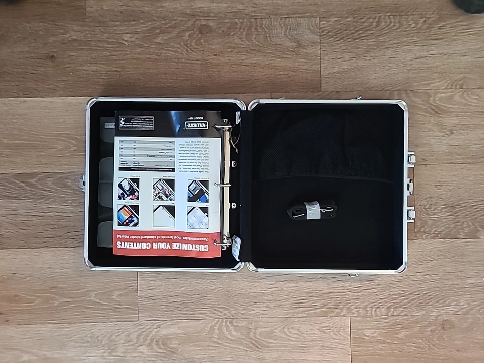 Vaultz Form Holder Storage Dvd, Cd's 12x13 , Black & Chrome - Image 3 of 4