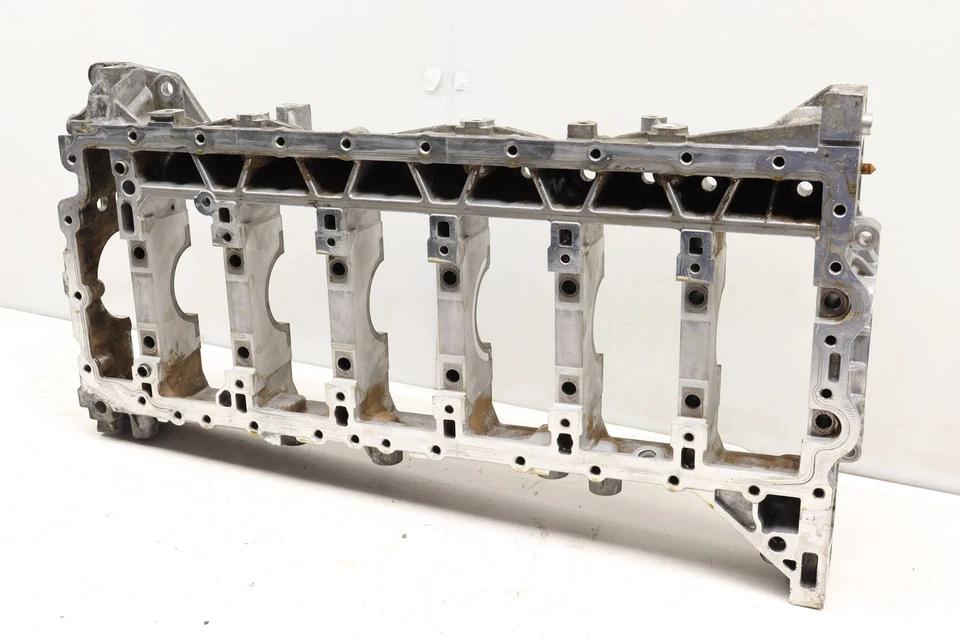 BMW 535I 2008-2010 3,0 L - Carcasa del cigüeñal/bloque inferior del motor 0443605 Foto 3 de 4