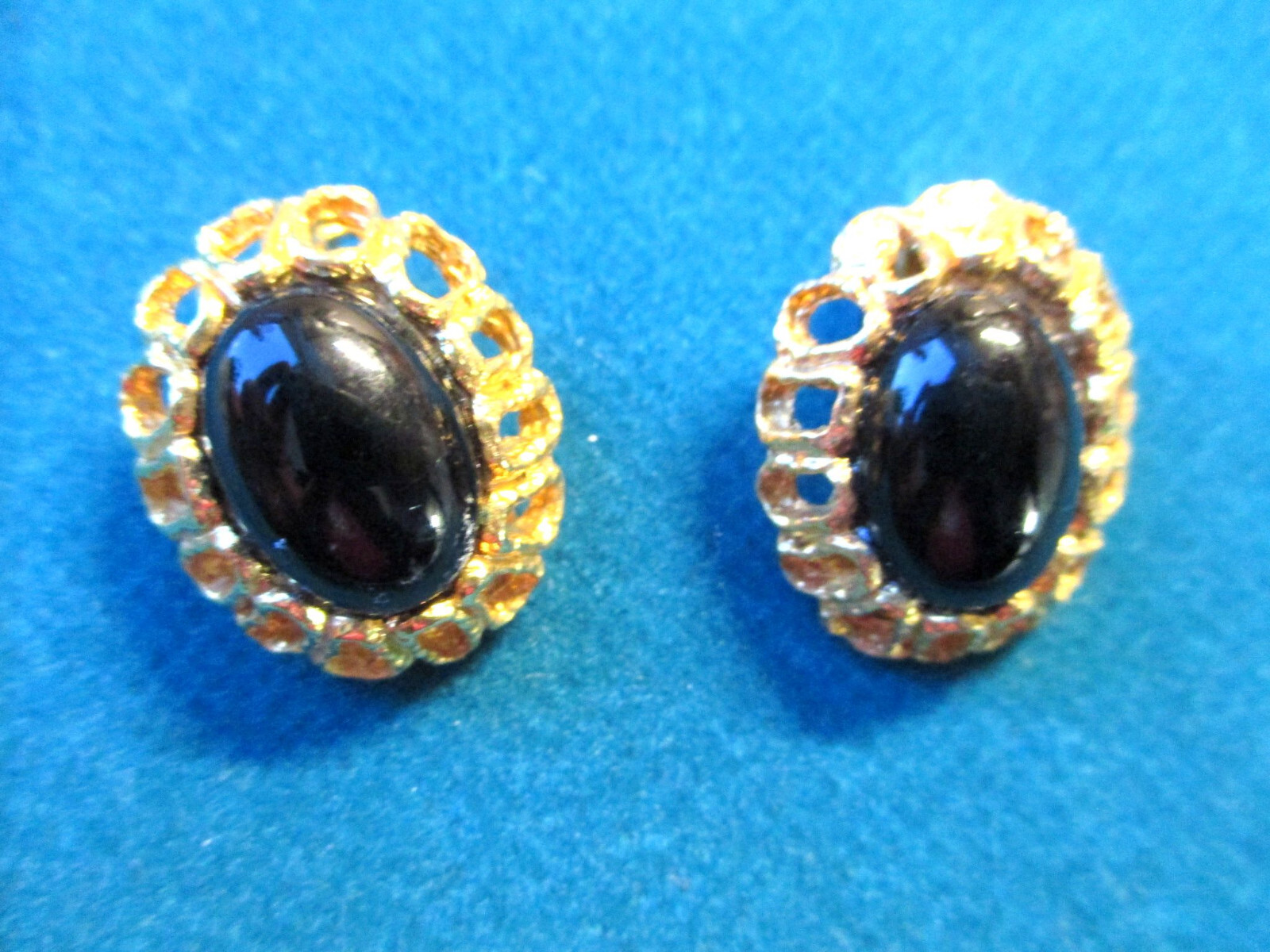 ohrclips-goldfarben-mit-schwarzem-stein-modeschmuck-neuwertig-ebay