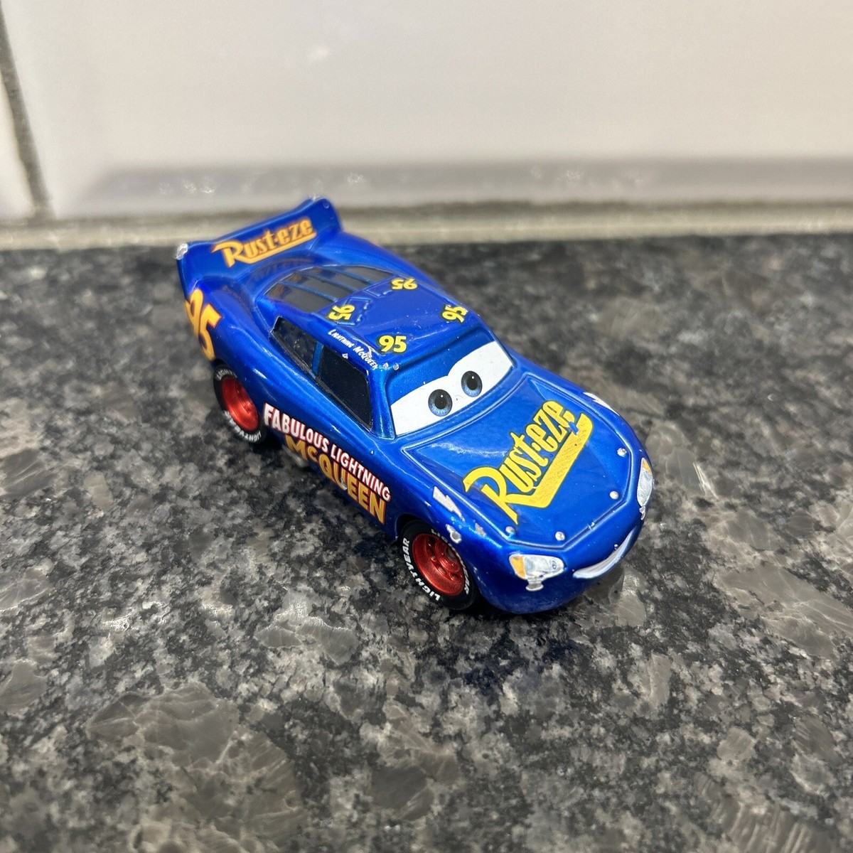 Die Cast Transforming Fabulous Lightning Mcqueen DisneyPixar Cars