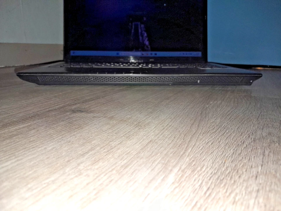 Asus X52D, AMD Athlon II, HD 5470M, 8Go, SSD 512Go + batterie neuve, Win 11 Pro. - Photo 4/4