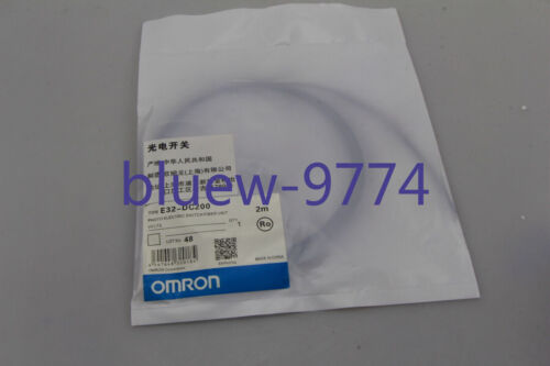 Omron E32-DC200 Photoelectric Switch Reflective E32DC200 New In Bag 1PC - Picture 1 of 5