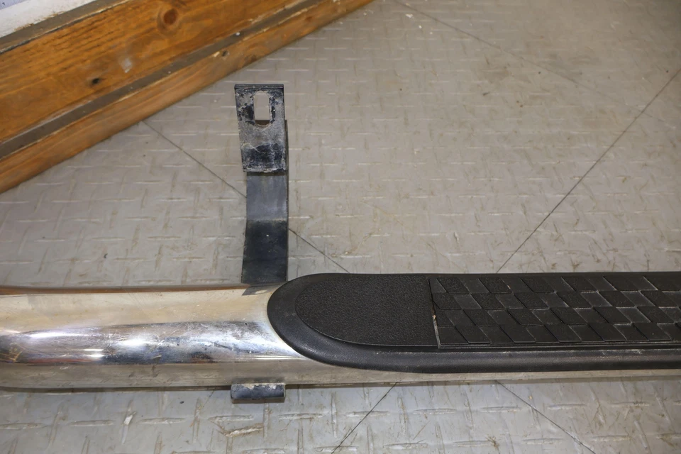 03-04 Chevy Avalanche izquierda izquierda izquierda lado del conductor tubular estribo Foto 4 de 4