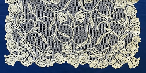 Tulips Ivory Lace Table Topper Tablecloth 30" x 30" Livingroom Bedroom Kitchen - Picture 3 of 4