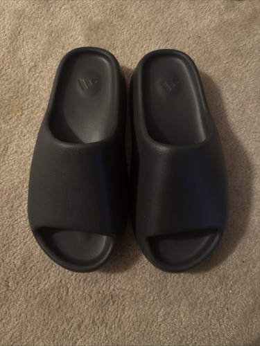 Authentic Adidas Yeezy Slide Dark Onyx Mens Size 11 FAST FREE SHIPPING
