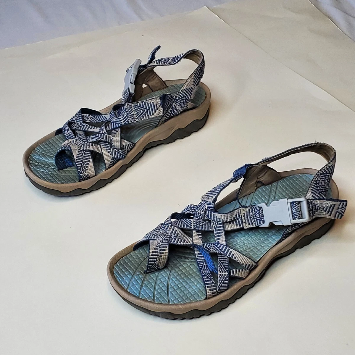 Bear trap best sale white sandals