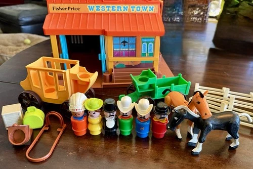 Vintage Fisher-Price Little People Western Town #934 1983  near-Complete