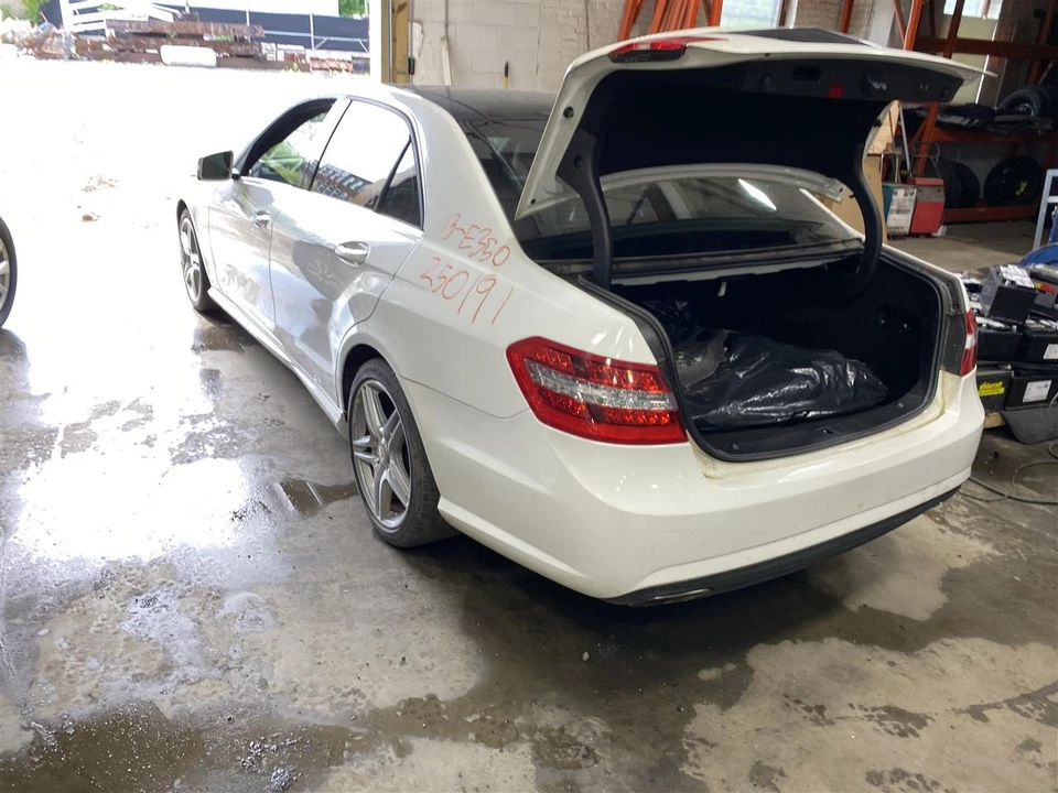 GLOVE BOX DOOR Mercedes-Benz E300 E350 E400 E550 E63 2013 13 1398745 Foto 3 de 4