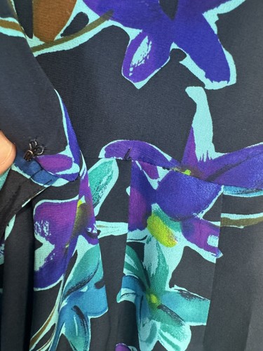 Vintage Maggy London Seide Wickelkleid Gr. 12 blau Blumen V-Ausschnitt Boho gebraucht, in einwandfreiem Zustand - Bild 11 von 24
