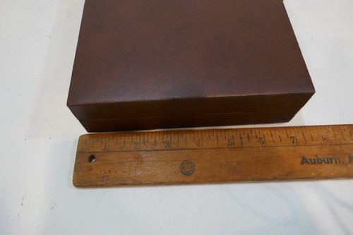 Vintage Travel Magnetic Briefcase Style 9"x14" Backgammon Game Set - Picture 4 of 5