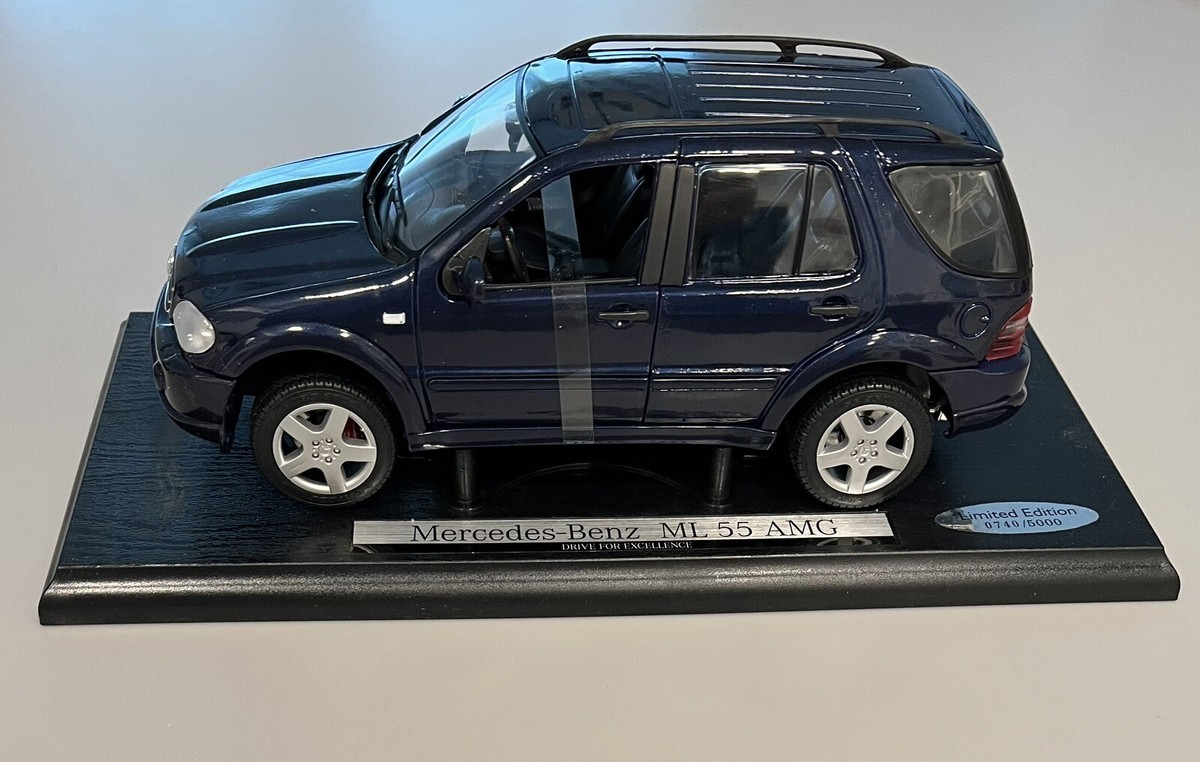 ミニカー Maisto Mercedes-Benz ML 55 1/18 MAISTO MERCEDES BENZ ML55 AMG Blue 1:18 DIECAST CAR SPECIAL