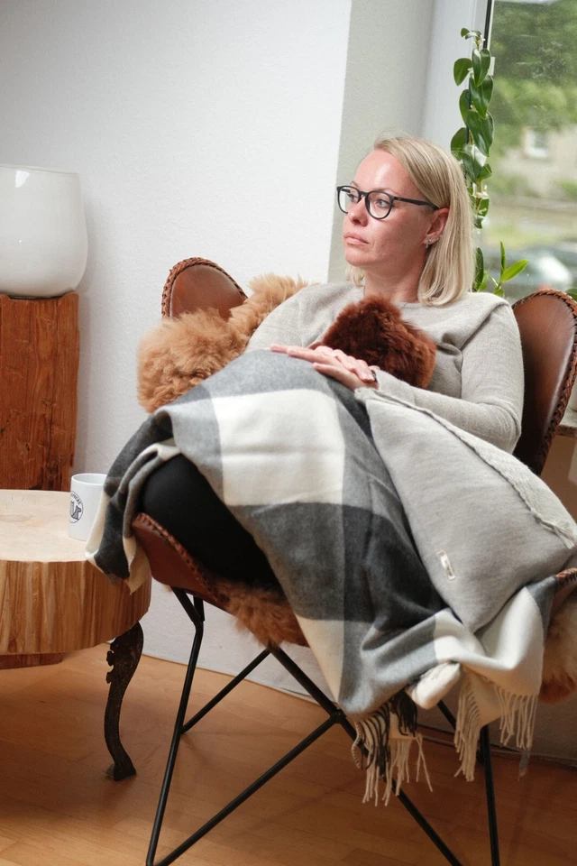 Alpaka Decke aus 100% Baby-Alpakawolle – Sofadecke Kuscheldecke 130x180 cm - Bild 2 von 4