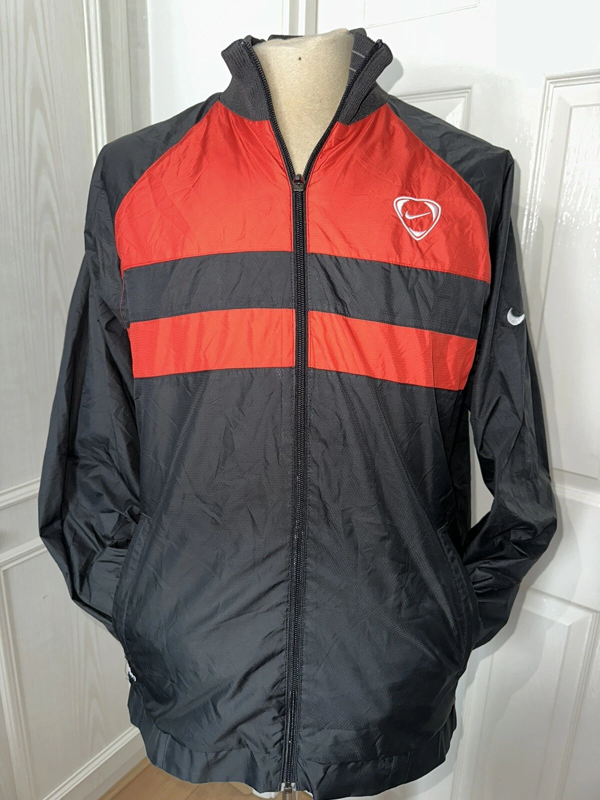 Nike Men’s Medium Black Rain Coat