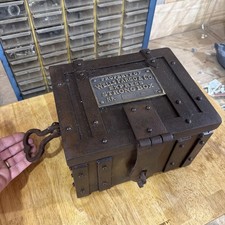 Wells Fargo Strong Box Metal Pony Express Cowboys Indians Treasure Chest USA WOW
