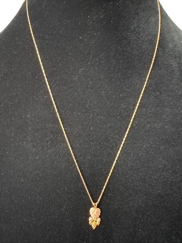 Black Hills Gold 10K Rose & Yellow Leaves & Grapes Cluster 19” Necklace 0.8g - Picture 1 of 7
