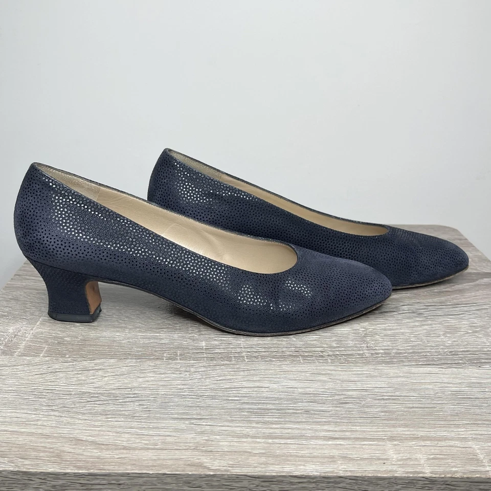 Salvatore Ferragamo Zapatos Mujer 8B Azul Marino Gamuza Perforada Tacón Gatito Italia Foto 3 de 4