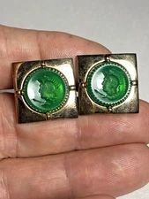 VINTAGE CUFFLINKS SWANK~ROMAN SOLDIER~GOLD TONE METAL AND GREEN PLASTIC