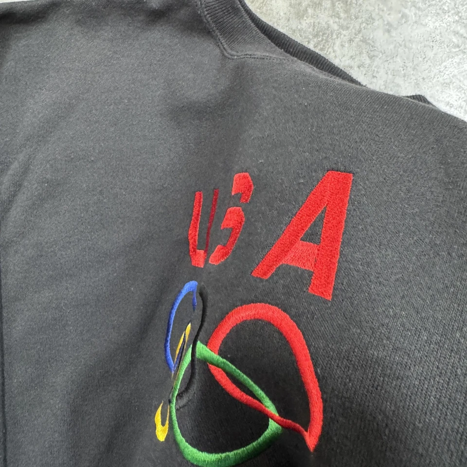 Sudadera de los Juegos Olímpicos de Estados Unidos para hombre grande negra suéter cuello redondo bordada Hanes Foto 3 de 4