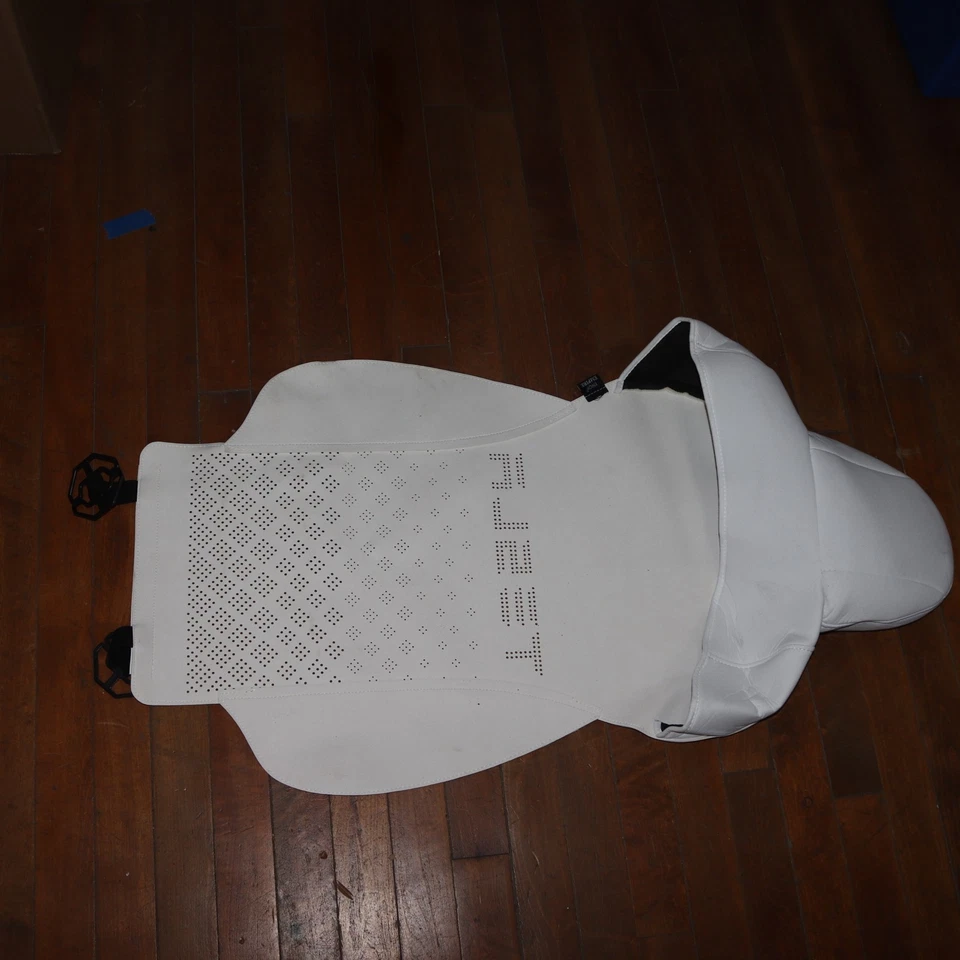 Inch Empire Seat Cover White - Incomplete 1 Seat Cover Only - Image 2 of 4