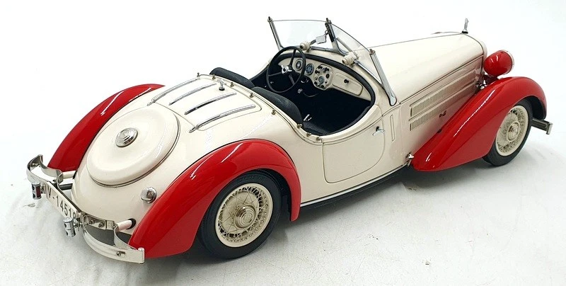 CMC 1/18 Scale Diecast M-075C Audi Front 225 Roadster 1935 - White/Red — 第 2/4 张图片