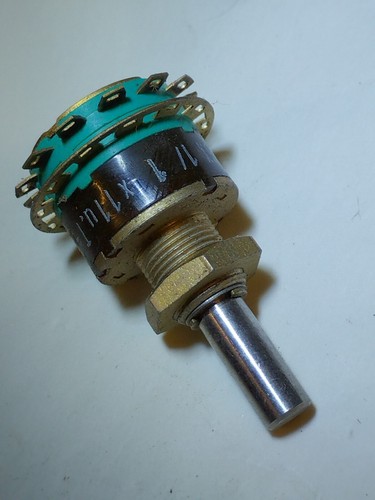 Commutateur rotatif Rotary Switch 1 circuits 11 positions NOS axe 6  EBE  Gr28 - Foto 1 di 6