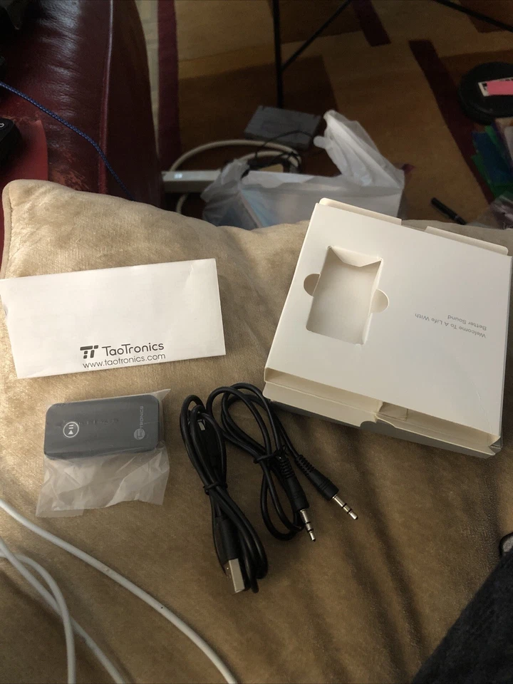 TaoTronics TT-BR05 Bluetooth Receiver/Car Kit, Portable Wireless Audio Adapter - Image 2 of 3