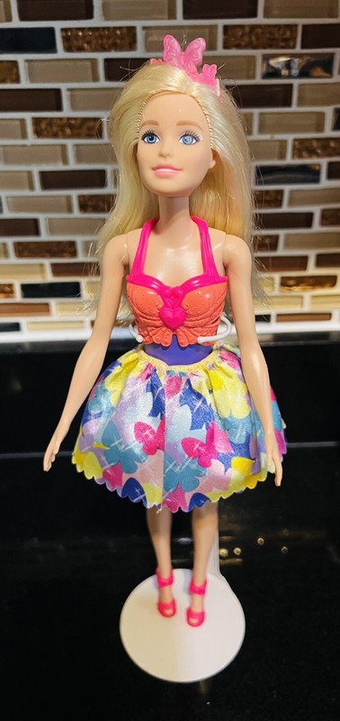 Mattel 2015 Dreamtopia Princess Barbie Doll Blonde Hair Flat Feet + Outfit