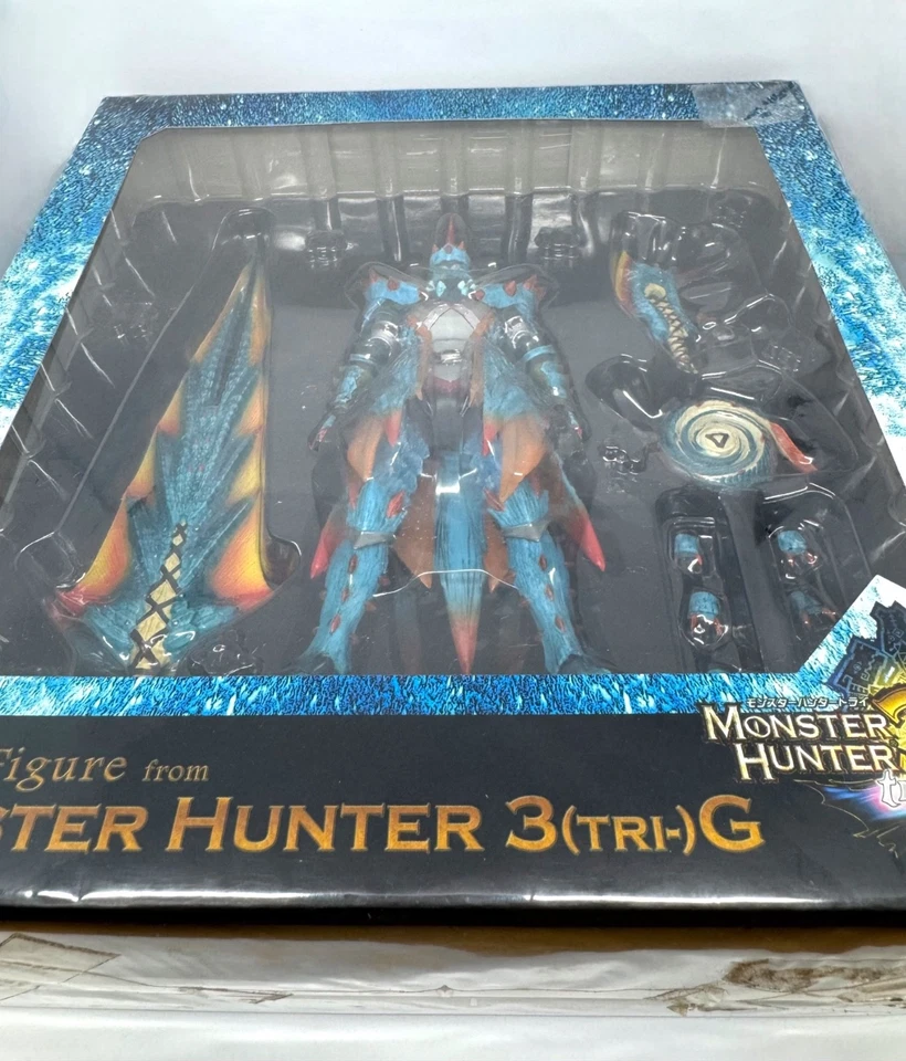 Monster Hunter 3G Lagiacrus Armor Hunter Action Figure Swordsman Capcom e-Capcom - Image 2 of 4