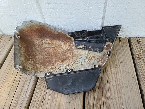 1986 1987 Honda Shadow 700 VT700C OEM Right Side Cover - Picture 3 of 5