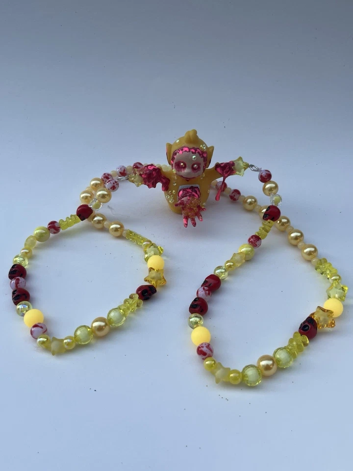 Collar Largo Ooak Amarillo Tellie Tubbie Laa-Laa Hecho a Mano Espeluznante Horror Gótico Foto 3 de 3