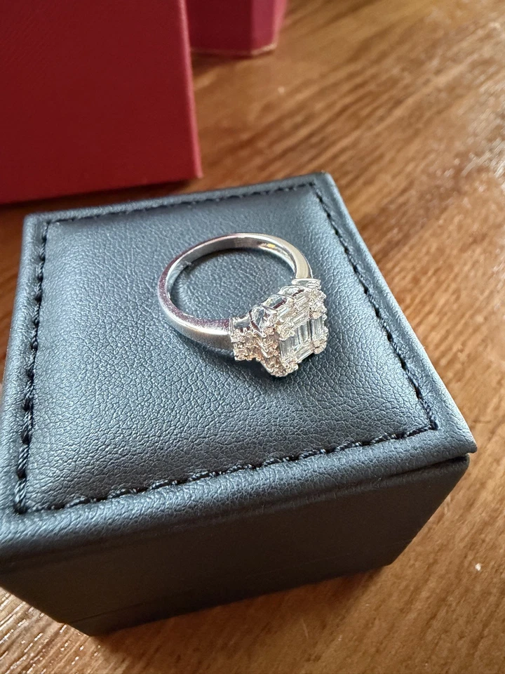 Diamond Fashion/Heirloom/Engagement Ring  - Image 4 of 4