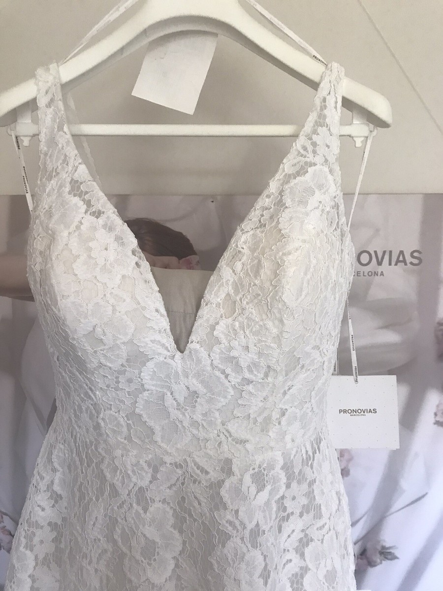 27 Einat by Pronovias RRP: £2290 Ivory Lace Wedding Dress