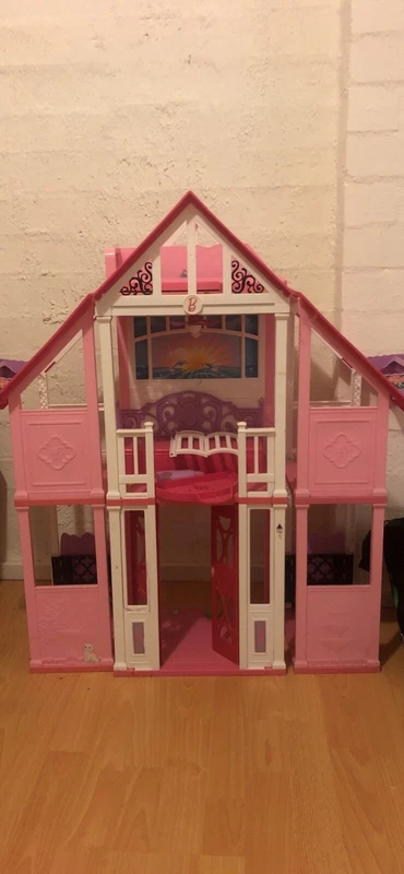gumtree barbie house