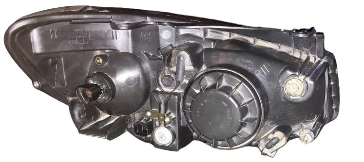 2005 kia spectra Ex driver headlight - Imagem 2 de 2