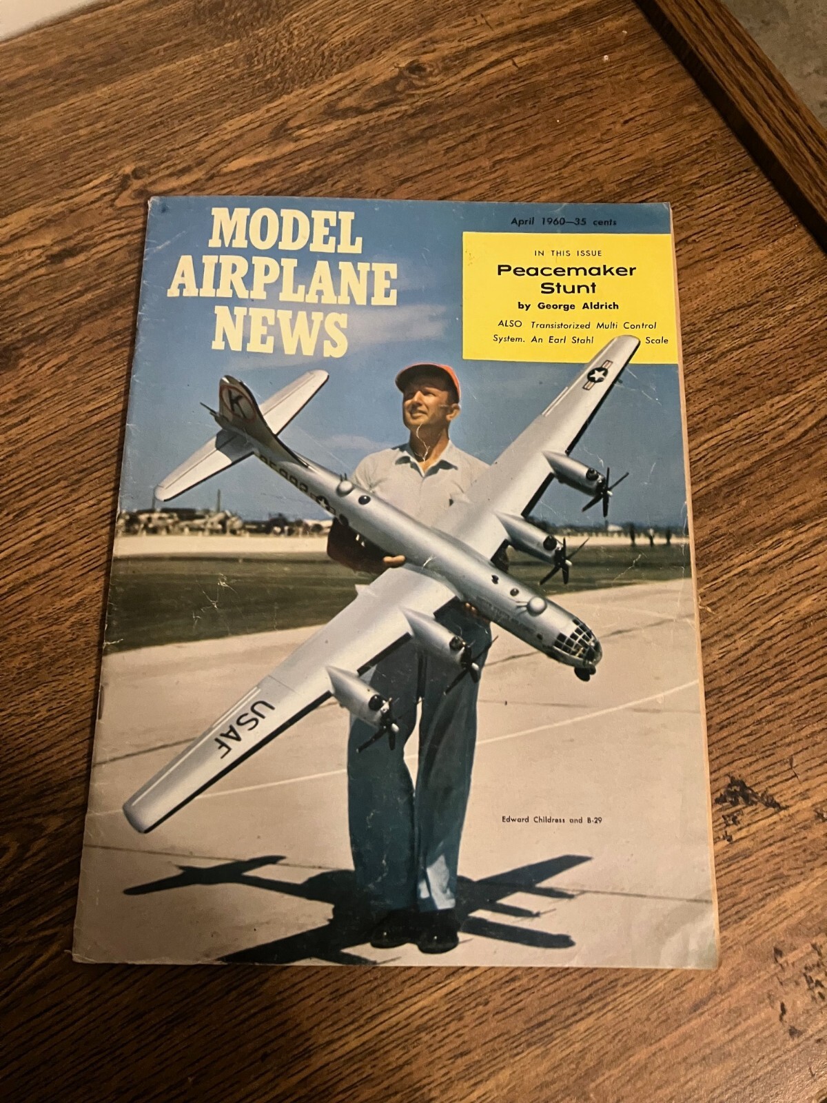 Vintage Back Issue of Model Airplane News Magazine - April 1960