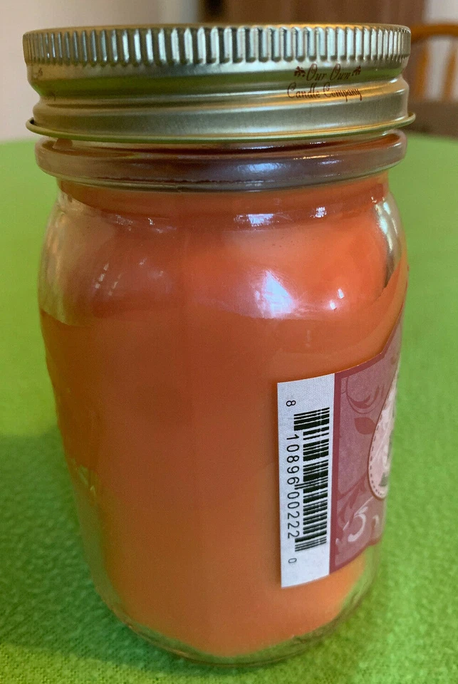 Our Own Candle Company naranja sangre 13 oz. Vela perfumada Foto 2 de 2