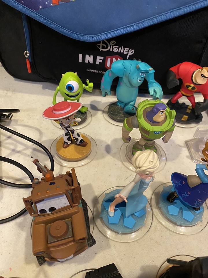 Disney Infinity Bag Figurine Carrier Character Case Storage 27 Figures ...
